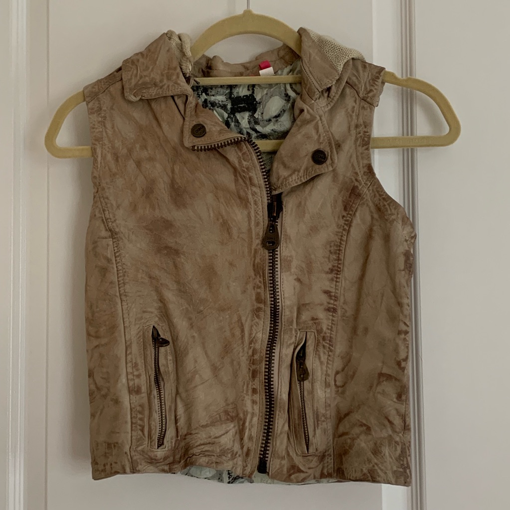 Doma Leather Vest In Gold